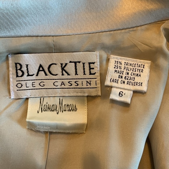 Oleg Cassini Black Tie champagne suit size 6 - Picture 14 of 14